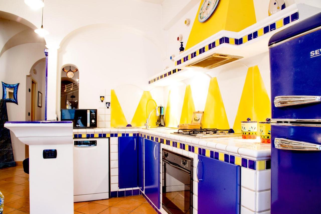 Holiday Home Amalfi Coast ไมยอรี ภายนอก รูปภาพ