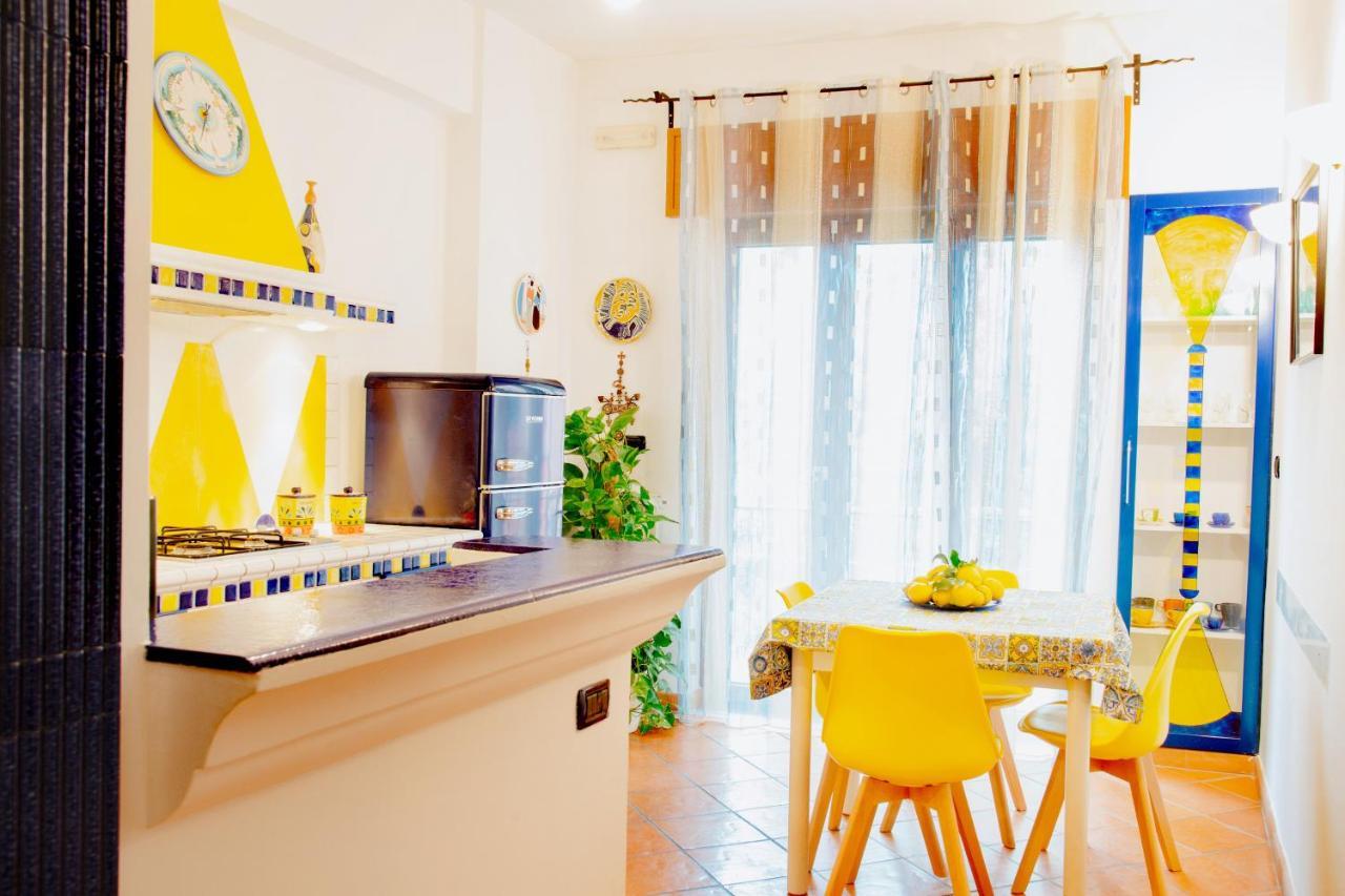 Holiday Home Amalfi Coast ไมยอรี ภายนอก รูปภาพ